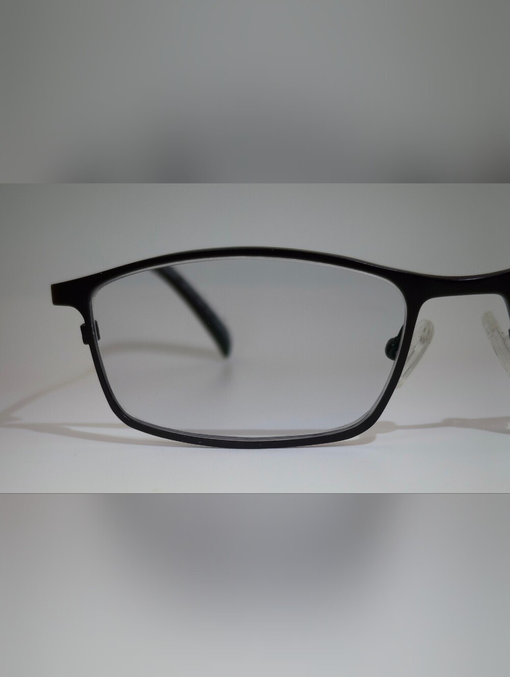 Present. Black Rectangular Metal Frame. - Picture 3 of 9